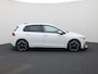 Volkswagen Golf 1.5eTSI/150PK R-Line DSG · Navigatie · Apple/Android Carplay · Camera + Parkeersensoren · Garantie tot januari 2027