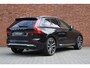Volvo XC60 T6 AWD Essential Bright | Panoramisch Schuif-kanteldak | Lederen bekleding | Adaptieve Cruise Control| Blind spot | Extra getint Glas | Stoel en stuurverwarming| Heico Verlagingsset| 19 Inch Lichtmetalen Velgen.