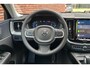Volvo XC60 T6 AWD Essential Bright | Panoramisch Schuif-kanteldak | Lederen bekleding | Adaptieve Cruise Control| Blind spot | Extra getint Glas | Stoel en stuurverwarming| Heico Verlagingsset| 19 Inch Lichtmetalen Velgen.