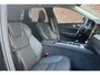 Volvo XC60 T6 AWD Essential Bright | Panoramisch Schuif-kanteldak | Lederen bekleding | Adaptieve Cruise Control| Blind spot | Extra getint Glas | Stoel en stuurverwarming| Heico Verlagingsset| 19 Inch Lichtmetalen Velgen.