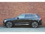 Volvo XC60 2.0 T6 AWD Essential Bright | Panoramisch Schuif-kanteldak | Lederen bekleding | 22 inch lichtmetalen velgen | Sportonderstel | Lage bijtelling | Adaptieve Cruise Control | Extra getint Glas | Stoel en stuurverwarming