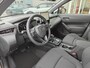 Toyota Corolla Cross Hybrid 140 Dynamic FACELIFT BLIND-SPOT STOEL/STUURVERW DRAADLOOS-LADEN NAVI PARK-SENSOREN KEYLESS APPLE/ANDROID 18"LMV