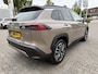 Toyota Corolla Cross HYBRID 180 EXECUTIVE NIEUW MODEL! PARKSENSOREN ANDROID/APPLE STOEL/STUURVERW DODEHOEK 360° CAMERA LEDER P-SENSOREN JBL-AUDIO BLIND-SPOT EL-KLEP