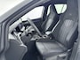 Volkswagen Golf 1.5 eTSI R-Line Edition | Camera | Stoelverwarming/stuur | navigatie | Cruise control | Parkeersensoren | 18 Inch Velgen |
