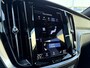 Volvo V60 Recharge T6 AWD R-Design | Panoramadak | Harman Kardon audio | Adaptieve cruise control | Stoel- en stuurwielverwarming | Achteruitrijcamera | Keyless |