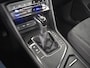 Volkswagen Tiguan Panoramadak l Trekhaak elektr. l Stoel en stuurverwarming l Alcantara Bekleding l Elektr. achterklep l Camera | Achteruitrijcamera | Cruise control adaptief met Stop&Go | Elektrisch glazen panorama-dak
