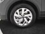 Volkswagen Tiguan Panoramadak l Trekhaak elektr. l Stoel en stuurverwarming l Alcantara Bekleding l Elektr. achterklep l Camera | Achteruitrijcamera | Cruise control adaptief met Stop&Go | Elektrisch glazen panorama-dak