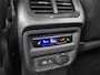 Volkswagen Tiguan Panoramadak l Trekhaak elektr. l Stoel en stuurverwarming l Alcantara Bekleding l Elektr. achterklep l Camera | Achteruitrijcamera | Cruise control adaptief met Stop&Go | Elektrisch glazen panorama-dak