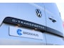 Volkswagen e-Transporter L2 Style 64 kWh 218 PK | Trekhaak | Sidebars | PDC | Camera | Navi | ACC | App Connect | Glaslook Panelen | Softclose