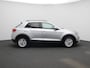 Volkswagen T-Roc 1.5 TSI Life AUTOMAAT | Apple Carplay | Parkeersensoren | Navigatie | DAB+ | Adaptieve Cruise Control |