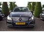Mercedes-Benz C-klasse 180 Ambition Avantgarde Autom Half Leder/Stof Navi Clima Cruise 2x PDC LMV Trekhaak NL Auto.