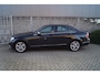 Mercedes-Benz C-klasse 180 Ambition Avantgarde Autom Half Leder/Stof Navi Clima Cruise 2x PDC LMV Trekhaak NL Auto.
