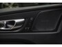 Volvo XC60 T6 Plug-in hybrid AWD Plus Black Edition 350pk | Panoramadak | Harman/Kardon | Stoelverwarming V+A | Parkeercamera Achter | Parkeer Sensoren V+A | Navigatie Full Map | Full Led Koplampen | Pilot Assist