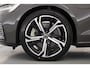 Volvo V60 2.0 T6 Plug-in hybrid AWD Ultra Dark | Pano-dak | Head-up | 360 camera | Leer | Stoel + stuurverw. | Gelamineerd glas |