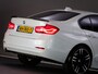 BMW 3-Serie 318i High Executive Sportline (STOELVERWARMING, HEAD-UP DISPLAY, SPORTSTOELEN LEER, CLIMATE CONTROL, NAVIGATIESYSTEEM)