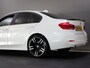 BMW 3-Serie 318i High Executive Sportline (STOELVERWARMING, HEAD-UP DISPLAY, SPORTSTOELEN LEER, CLIMATE CONTROL, NAVIGATIESYSTEEM)
