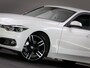 BMW 3-Serie 318i High Executive Sportline (STOELVERWARMING, HEAD-UP DISPLAY, SPORTSTOELEN LEER, CLIMATE CONTROL, NAVIGATIESYSTEEM)
