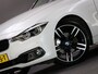 BMW 3-Serie 318i High Executive Sportline (STOELVERWARMING, HEAD-UP DISPLAY, SPORTSTOELEN LEER, CLIMATE CONTROL, NAVIGATIESYSTEEM)
