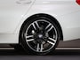 BMW 3-Serie 318i High Executive Sportline (STOELVERWARMING, HEAD-UP DISPLAY, SPORTSTOELEN LEER, CLIMATE CONTROL, NAVIGATIESYSTEEM)