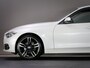 BMW 3-Serie 318i High Executive Sportline (STOELVERWARMING, HEAD-UP DISPLAY, SPORTSTOELEN LEER, CLIMATE CONTROL, NAVIGATIESYSTEEM)