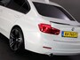 BMW 3-Serie 318i High Executive Sportline (STOELVERWARMING, HEAD-UP DISPLAY, SPORTSTOELEN LEER, CLIMATE CONTROL, NAVIGATIESYSTEEM)