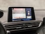 Peugeot 3008 1.2 PureTech Premium Sport Automaat (APPLE CARPLAY, GROOT NAVI, 360 CAMERA, SPORTSTOELEN, TREKHAAK, GETINT GLAS, NIEUWE APK, NIEUWSTAAT)