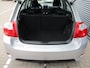 Toyota Auris 1.6 Aspiration Apk 06-11-2026 zeer mooie auto goed onderhouden en zeer compleet uitgevoerd nu scherpe meeneem prijs