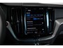 Volvo XC60 T6 Plug-in hybrid AWD Ultra Dark | Panoramadak | Semi elektrische trekhaak | Verwarmbare voorstoelen en stuurwiel | Rondom zichtcamera | Adaptieve cruise control | Head up display | Elektrische achterklep |