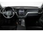 Volvo XC60 T6 Plug-in hybrid AWD Ultra Dark | Panoramadak | Semi elektrische trekhaak | Verwarmbare voorstoelen en stuurwiel | Rondom zichtcamera | Adaptieve cruise control | Head up display | Elektrische achterklep |