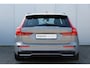 Volvo V60 T6 Plug-in hybrid AWD Plus Dark Panoramadak | Verwarmbare Voorstoelen en Stuurwiel | Semi-Elektrische Trekhaak | Verwarmbare Voorruit | Premium Audio by Harman Kardon | Adaptieve Cruise Control | Park Assist