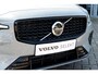 Volvo V60 T6 Plug-in hybrid AWD Plus Dark Panoramadak | Verwarmbare Voorstoelen en Stuurwiel | Semi-Elektrische Trekhaak | Verwarmbare Voorruit | Premium Audio by Harman Kardon | Adaptieve Cruise Control | Park Assist
