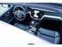 Volvo V60 T6 Plug-in hybrid AWD Plus Dark Panoramadak | Verwarmbare Voorstoelen en Stuurwiel | Semi-Elektrische Trekhaak | Verwarmbare Voorruit | Premium Audio by Harman Kardon | Adaptieve Cruise Control | Park Assist