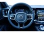 Volvo V60 T6 Plug-in hybrid AWD Plus Dark Panoramadak | Verwarmbare Voorstoelen en Stuurwiel | Semi-Elektrische Trekhaak | Verwarmbare Voorruit | Premium Audio by Harman Kardon | Adaptieve Cruise Control | Park Assist