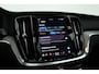 Volvo V60 2.0 T6 Plug-in hybrid AWD Plus Dark | Pano-dak | Head-up | H&K audio | 360 camera | MJ25 |