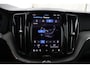 Volvo XC60 T6 Plug-in hybrid AWD Ultra Dark | Panoramadak | 360 Camera | Head-up display | Stoel en stuurwielverwarming | Trekhaak | BLIS | LED |