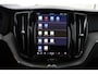 Volvo XC60 T6 Plug-in hybrid AWD Ultra Dark | Panoramadak | 360 Camera | Head-up display | Stoel en stuurwielverwarming | Trekhaak | BLIS | LED |