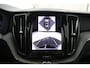 Volvo XC60 T6 Plug-in hybrid AWD Ultra Dark | Panoramadak | 360 Camera | Head-up display | Stoel en stuurwielverwarming | Trekhaak | BLIS | LED |