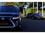 Lexus RX 450h 4WD President Line*1ste Eig!*Fabrieksgarantie.t/m07-2028*Perfect Lexus Onderh.*Pano/Mark Lev./360Camera/Keyless/HUD/LED/Leder/Stoelverw.V+A/Stoelkoeling/Dodehoek/Rijstrook/Parkeersens.V+A/20 inch LM*