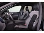Volvo XC60 T6 Recharge AWD Plus Black Edition - Luchtvering - Panorama/schuifdak - IntelliSafe Assist & Surround - 360º Camera - Bowers & Wilkins audio - Adaptieve LED koplampen - Verwarmde voorstoelen, stuur & achterbank - Parkeersensoren voor & achter - Elektr. bedienb. voorstoelen met geheugen - Draadloze tel. lader - Extra getint glas - Elektr. inklapbare trekhaak - 21' LMV