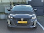 Peugeot e-208 EV Allure 51 kWh | Adaptive Cruise Control | Climate Control | Parkeercamera/-sensoren | Full LED | Navigatie | Keyless Start | Apple Carplay/Android Auto | Dodehoek | Draadloze telefoonlader |