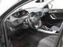 Peugeot 308 130PK Premium | AppleCarPlay/AndroidAuto | Glazendak | Navigatie | Cruise Control | Armsteun | Climate Control | Camera | Privacy Glass | Isofix |