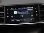 Peugeot 308 130PK Premium | AppleCarPlay/AndroidAuto | Glazendak | Navigatie | Cruise Control | Armsteun | Climate Control | Camera | Privacy Glass | Isofix |