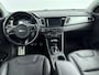 Kia Niro 1.6 GDi Hybrid ExecutiveLine | leder | Navi | Camera | electrische verstelbare stoelen | Stoel verwarming en verkoeling| stuurverwarming |