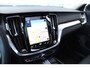 Volvo V60 2.0-250pk T5 Momentum AUTOMAAT ! Fijne comfortabele, luxe en degelijke wagen ! Autm. airco dual, panodak en achterklep elektrisch, wegklapbare trekhaak, LM wielen, metallic lak, navigatie, telefoonvoorb., lederen int., parkeersensoren v+a,  LED verl. etc.