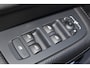 Volvo V60 2.0-250pk T5 Momentum AUTOMAAT ! Fijne comfortabele, luxe en degelijke wagen ! Autm. airco dual, panodak en achterklep elektrisch, wegklapbare trekhaak, LM wielen, metallic lak, navigatie, telefoonvoorb., lederen int., parkeersensoren v+a,  LED verl. etc.