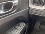 Volvo XC60 2.0 T5 AWD R-Design / Automaat / 250 PK / 114.000 KM / Dealer-Onderhouden / Pilot-Assist / Half-Leer Half-Alcantara / Standkachel / Stoelverwarming V+A / Stuurverwarming / Elektr.-Stoelen / Adaptieve Cruise-Control / Electronic Climate-Control / Elektr.-Achterklep / Apple-Carplay & Android-Auto / Keyless / Adaptieve LED-Koplampen / DAB Radio-Bluetooth / Navi / PDC A met Camera / 19'' LMV / ENZ.