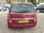 Opel Zafira 1.8 Executive op de motorkap diverse plekken van lakschade zie foto !!!