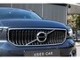 Volvo XC40 T2 Automaat Business Pro | Trekhaak | Dealeronderhouden | Panoramadak | Stoelverwarming | BLIS | Parkeercamera | Parkeersensoren voor + achter | 19" Lichtmetalen velgen | Adaptive cruise control | Navigatie