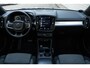 Volvo XC40 T2 Automaat Business Pro | Trekhaak | Dealeronderhouden | Panoramadak | Stoelverwarming | BLIS | Parkeercamera | Parkeersensoren voor + achter | 19" Lichtmetalen velgen | Adaptive cruise control | Navigatie