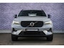 Volvo XC40 2.0 B4 Plus Dark | Trekhaak | 19"| Adaptieve cruise control | Elektrisch verstelbare bestuurderstoel | Blis | Stoel/stuurverwarming |